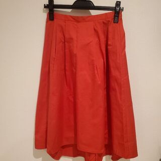 【新品】ナチュラルビューティーベーシック膝丈スカートの画像
