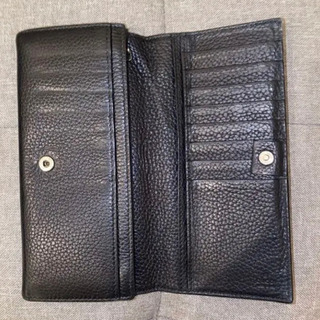【値下げ中】グッチ 財布 GUCCI フラップ長財布 ドリアン 黒 正規品 本物の画像