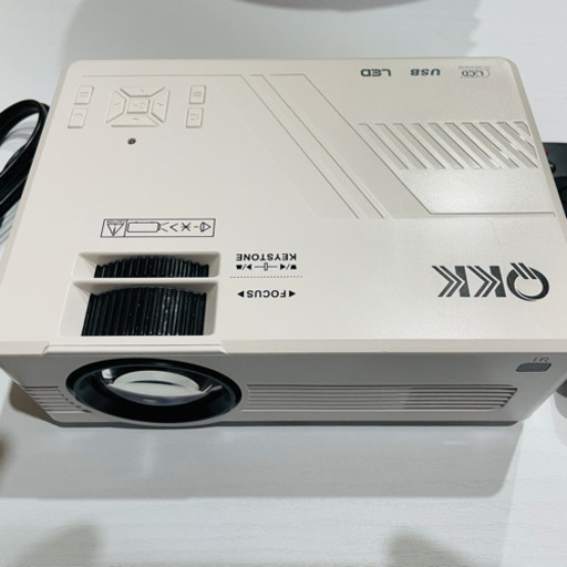 QKK ホームプロジェクター Wifi、HDMI VGA入力対応