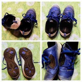 KIDSスニーカー　サッカートレーニングシューズ　靴　24.0㎝　〓CHARKIES〓の画像