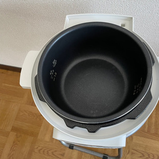 【無料】アイリスオーヤマ電気圧力鍋2.2L PC-MA2-Wの画像