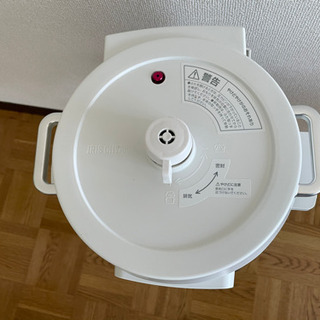 【無料】アイリスオーヤマ電気圧力鍋2.2L PC-MA2-Wの画像