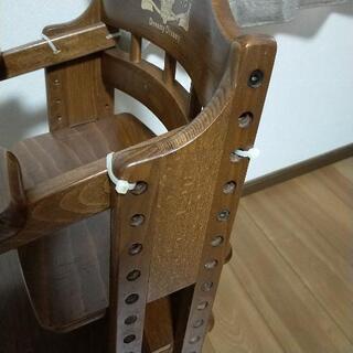 ベビーハイチェアの画像