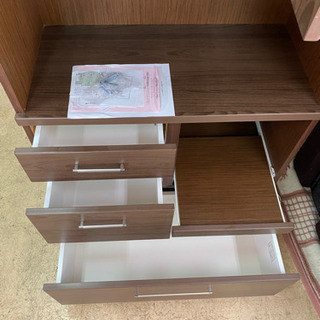 値下げしました！！ファミリー、カップル向け！食器棚！の画像