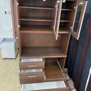 値下げしました！！ファミリー、カップル向け！食器棚！の画像