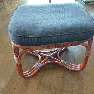 籐製スツール
