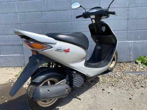 ☆ディオ.Z4スポーツスクーター☆バッテリー・ブレーキ・シートなどなど新品交換^_^イロイロ整備で快調です☆ディスクブレーキ&金ホイール&リアウイング☆