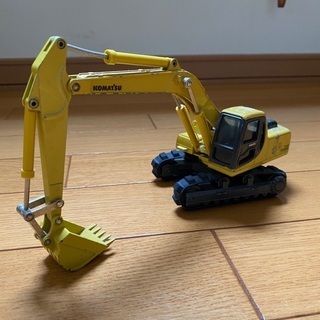建設車両ユンボの画像