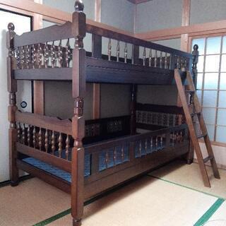 木製二段ベッド