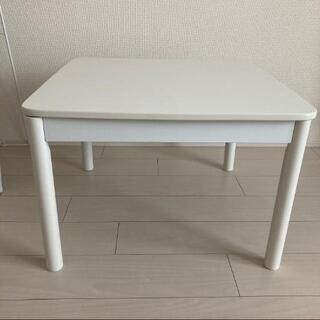 白テーブル