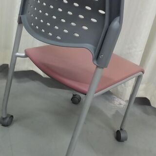aico　椅子　会議用　事務用　キャスター脚　スタッキングチェアの画像