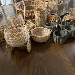 ラタンかご　大量の画像