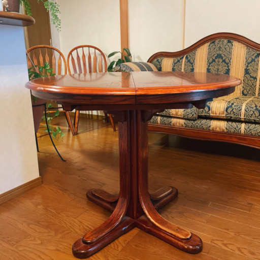 【取引中】【IDC大塚家具 シンリー】伸長式 高級ダイニングテーブル