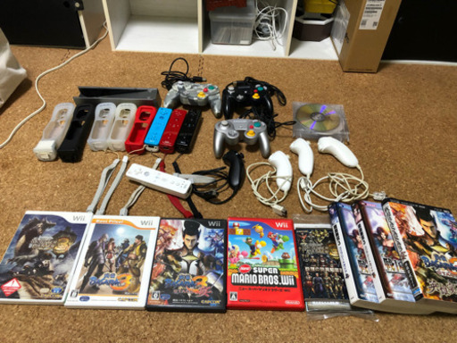 任天堂　Wii  フルセット　ゲーム　コントローラーたくさん！