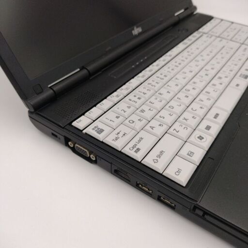 富士通　高性能第2世代Core i5搭載 メモリ4G　高速SSD240G　CD/DVD読み書き Wifi対応　最新Windows10搭載　代引き可能