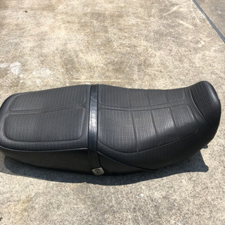 ゼファーχ 純正シートの画像