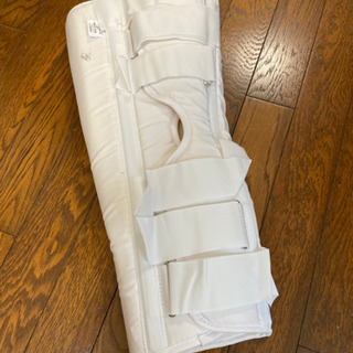 ニーブレース