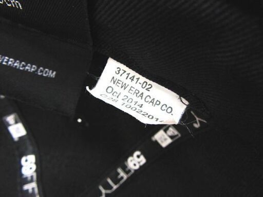 入手困難！ NEW ERA×STUSSY ビッグロゴ キャップ ブラック 7 1/2 59.6cm デカロゴ コラボ 札幌 厚別店