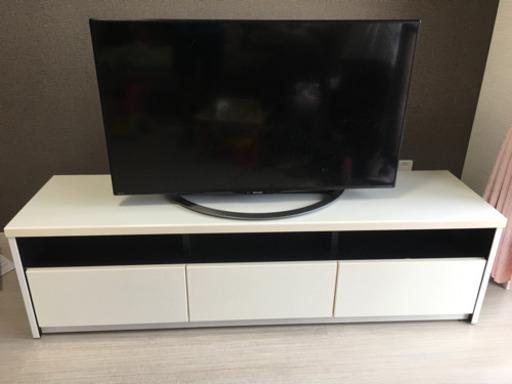 テレビボード、テレビ台