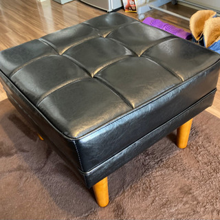 カリモク風のオットマンの画像
