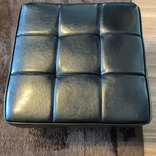 カリモク風のオットマンの画像