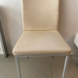 ボーコンセプト　ダイニングチェア　オフホワイト2脚