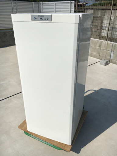 三菱　ノンフロン冷凍庫　MF-U12T-W 121L