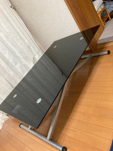 ガラステーブル