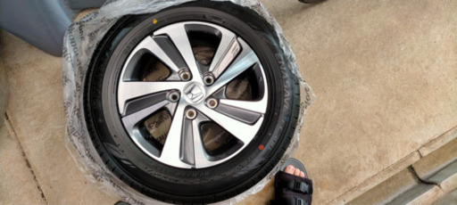 ホンダ　フリード（GB７）　15インチアルミホイール、タイヤセット　新車時取外し