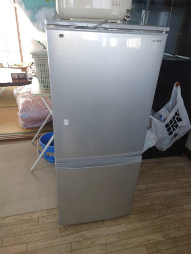 SHARP 冷凍　冷蔵庫　137L 2018年