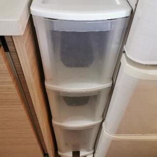 隙間収納プラスチック3段ラックお譲りします