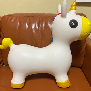 ユニコーン 乗用玩具