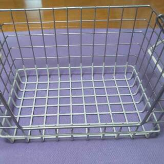 【未使用】ワイヤーバスケット　カゴ　格子調　小物入れ