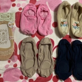 【取引中】新品あり☆女性用フットカバー１３足差し上げます