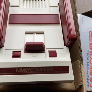 中古品　ニンテンドークラシックミニ　ファミリーコンピューター