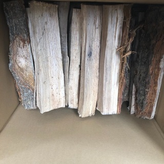 ☆大好評激安セール☆ナラ乾燥薪1000キロ☆サービス有り