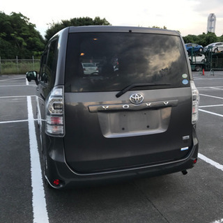 トヨタヴォクシーの画像