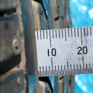 C25セレナ 純正ホイルとタイヤの画像