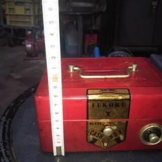 貯金箱 小物入れ 金庫？の画像