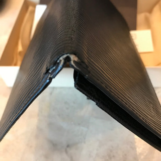 ルイヴィトン エピ 長財布の画像