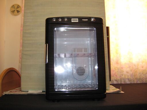 夏はクールに冬はホットに‼・中古‼・ポータブル冷温庫２０ℓ（VS-430）・約4～60℃の温度設定可能。・500mlペットボトル最大で約14本入ります。