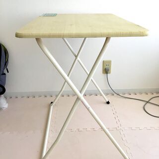 折り畳み式テーブル