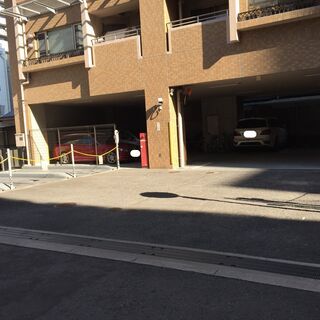 ☆仲介手数料0円！☆月極駐車場☆中央区安堂寺町☆谷町六丁目☆2....