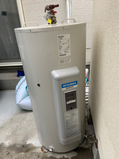電気温水器300L