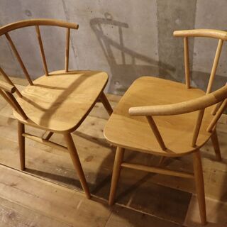 極美品　無印良品オーク製ダイニングチェア 人気の無印良品(MUJI)のオーク無垢材を使用したダイニングチェアー・丸