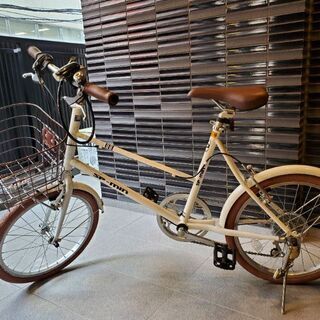 自転車　8,000円　変速ギア、鍵、ライト付き　使用1年未満の画像