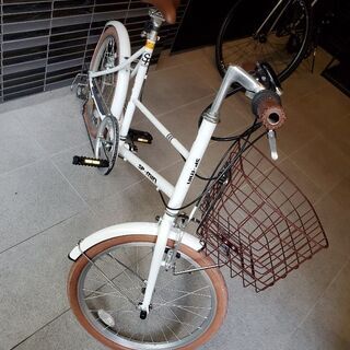 自転車　8,000円　変速ギア、鍵、ライト付き　使用1年未満