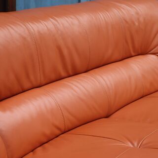 IDC OTSUKA(大塚家具)のL/S コンフォート本革カウチソファー「L/S STYLISH-37」。ゆったりとしたデザインのコーナーソファはリビングを快適空間に。タンジェリン色が魅力的♪の画像