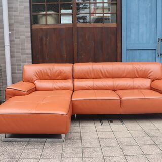IDC OTSUKA(大塚家具)のL/S コンフォート本革カウチソファー「L/S STYLISH-37」。ゆったりとしたデザインのコーナーソファはリビングを快適空間に。タンジェリン色が魅力的♪の画像