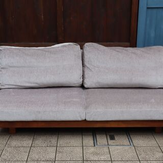 MASTERWAL(マスターウォール)のウォールナット材を使用したDANISH SOFA/デニッシュカウチソファ。無垢材の独特な風合いがリビングをシックに引き立てるコーナーソファです！の画像